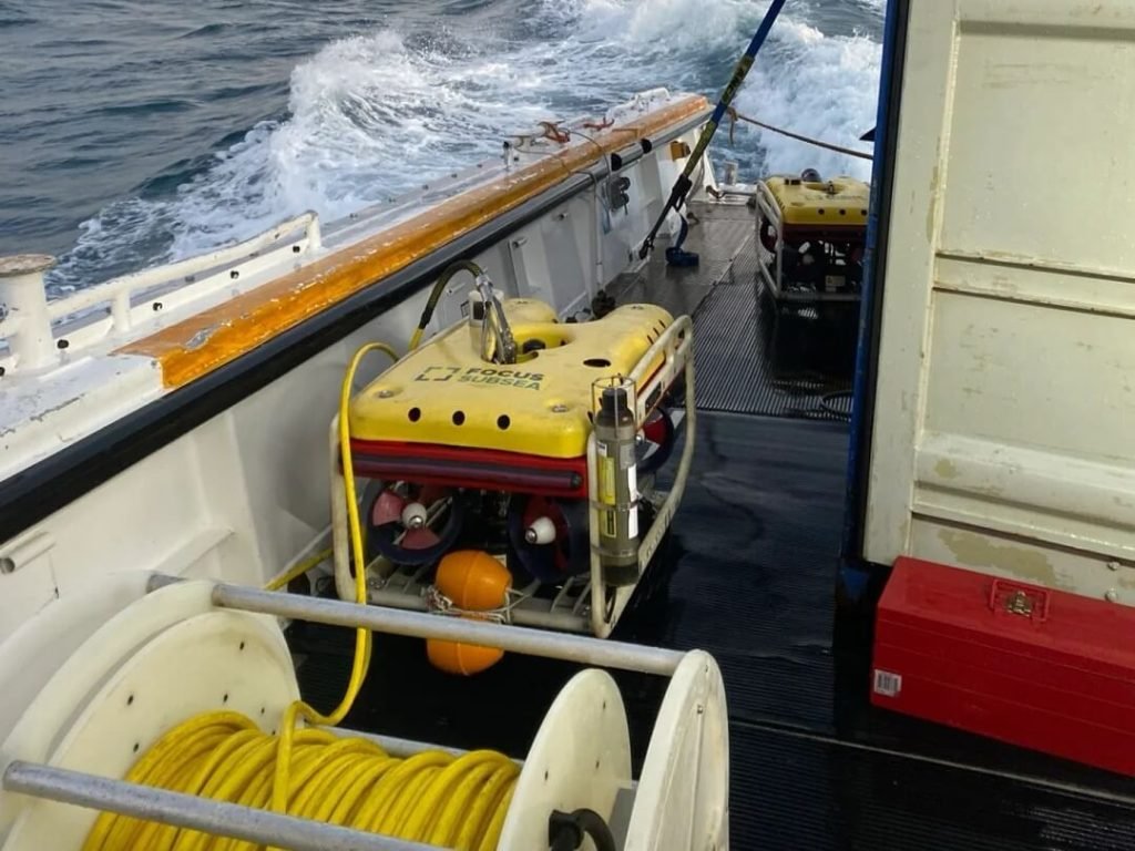 ROV for offshore riser installation